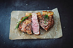 Schweinenacken vom Duroc ohne Knochen, gegart