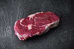 Rib Eye von der Färse, roh